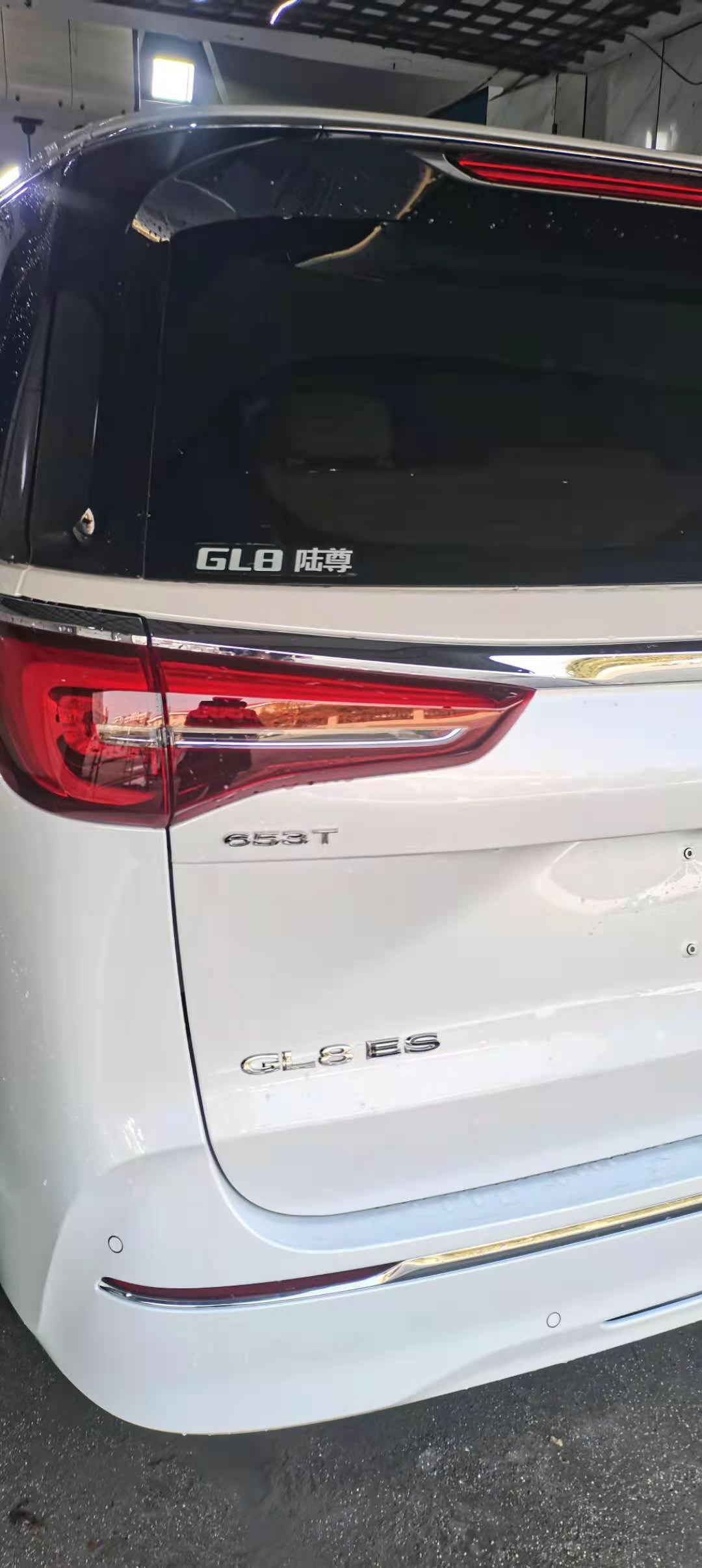 别克GL8施工效果